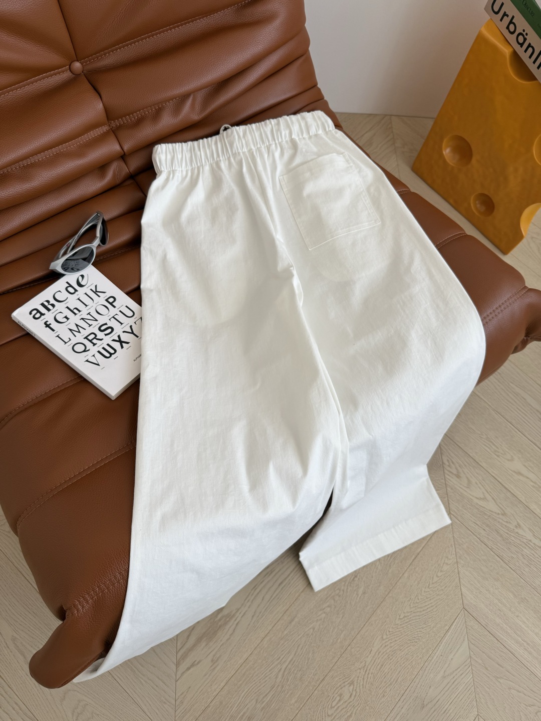极简至爱 25ss🆕🆕小马logo刺绣白色直筒阔腿裤 日常休闲轻松get 一整个爱住了 狠高级狠干净的感