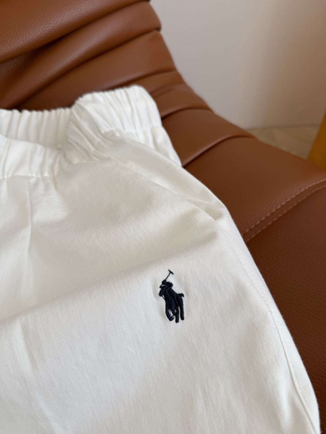 极简至爱 25ss🆕🆕小马logo刺绣白色直筒阔腿裤 日常休闲轻松get 一整个爱住了 狠高级狠干净的感