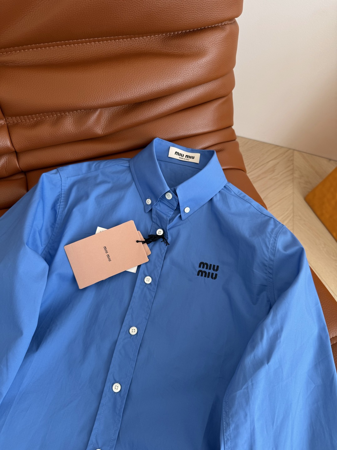 Stylish Electric Blue Blouse - Zhao Jinmai Style, Flattering Fit, Photo-Ready 6 cmp i1751193031636 8160 0 4