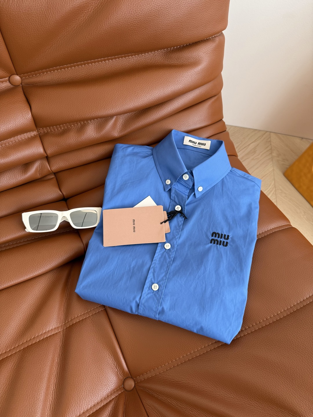 Stylish Electric Blue Blouse - Zhao Jinmai Style, Flattering Fit, Photo-Ready 3 cmp i1751193034056 4573 0 1