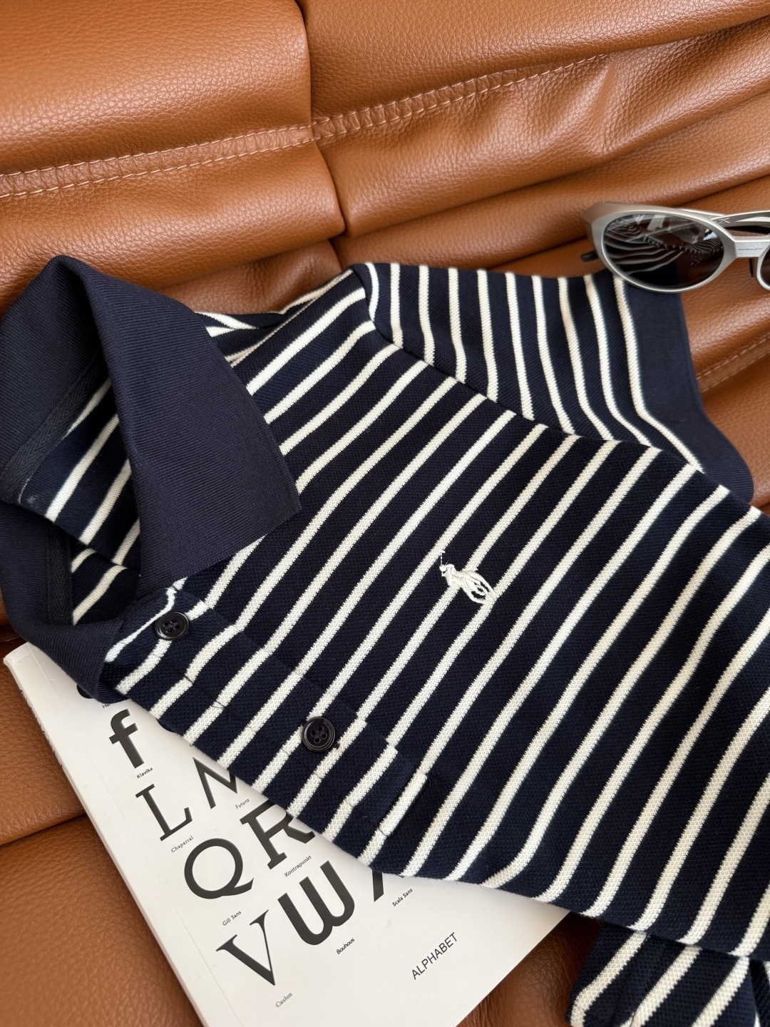 Stylish Cheesy Dress with Pony Embroidery and Glitter: P528 Collection Highlights - 图片 7