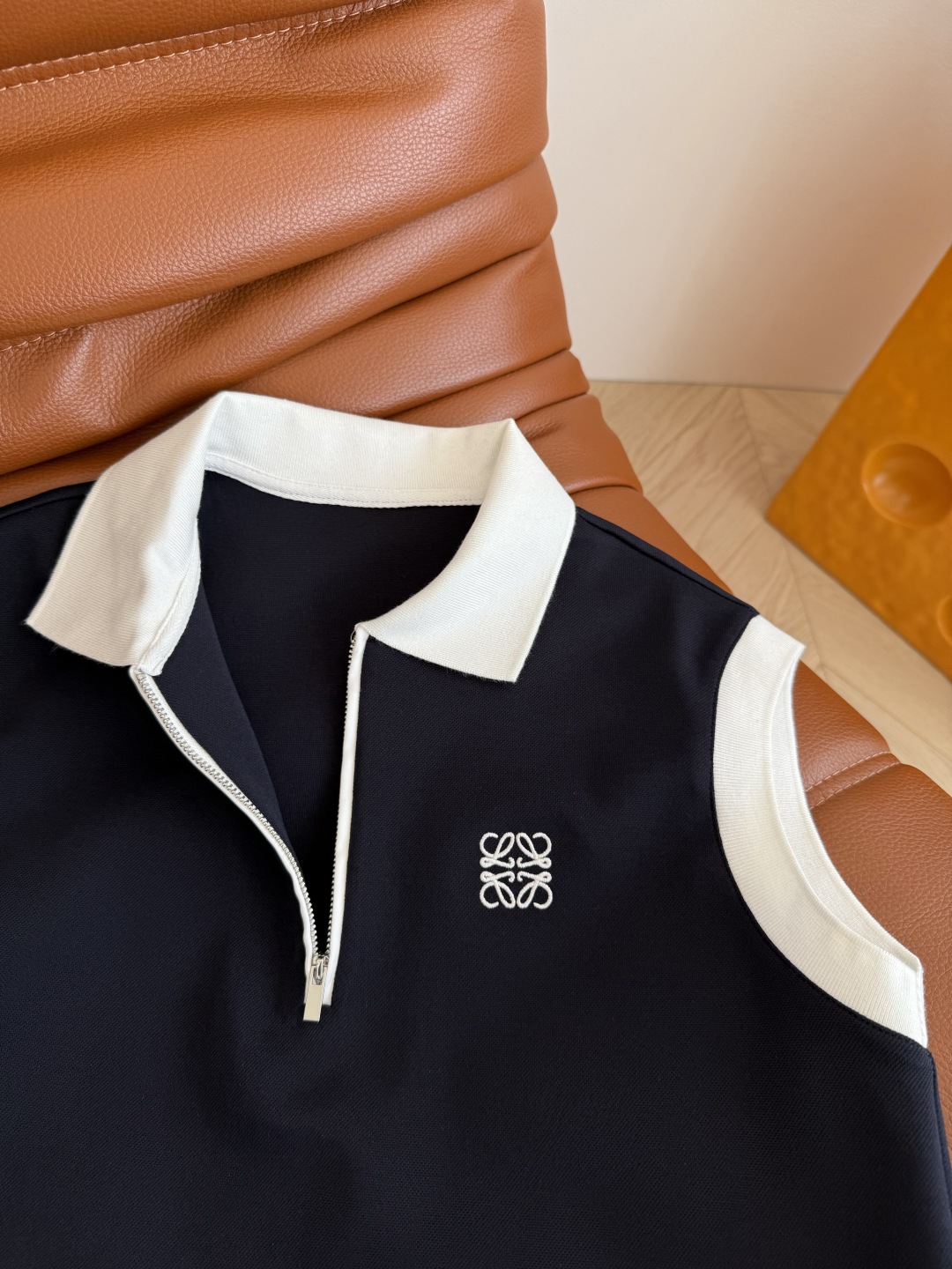 Stylish and Comfortable Polo Dress with Embroidered Logo and Unique Design - 图片 5