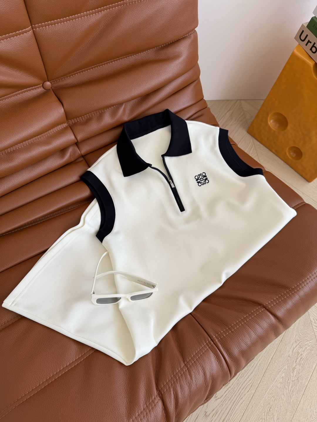 Stylish and Comfortable Polo Dress with Embroidered Logo and Unique Design - 图片 8