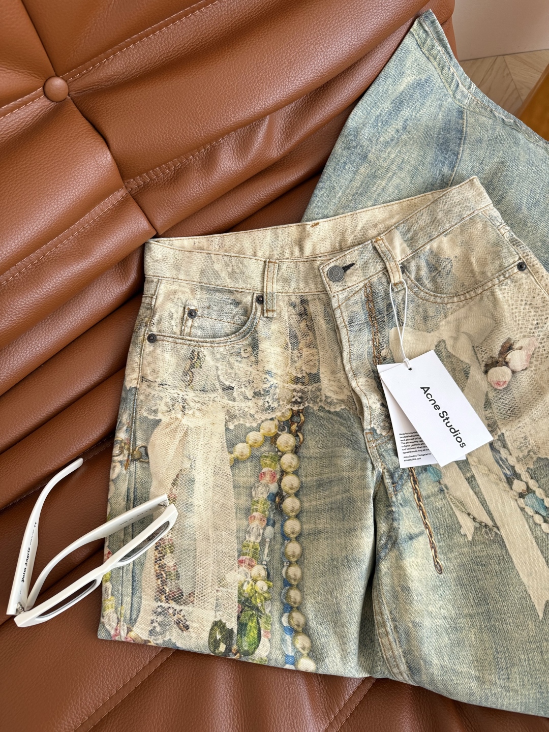 Stylish Lace Pearl Chain-Printed Jeans Collection with Sweet and Hipster Vibe - 图片 6