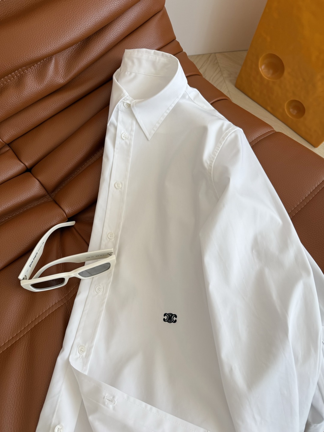 Elegant White Button-Down Shirt with Embroidered Logo, Korean Style, Perfect for Autumn 7 cmp i1753526514913 7817 0 5