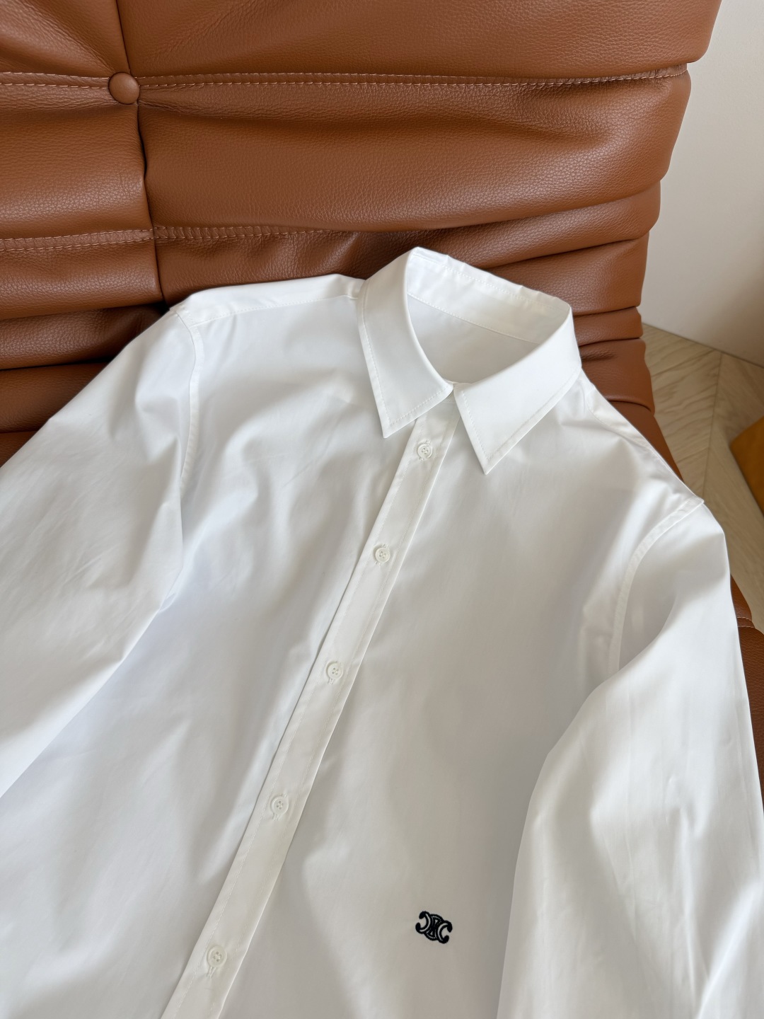 Elegant White Button-Down Shirt with Embroidered Logo, Korean Style, Perfect for Autumn 4 cmp i1753526516569 8681 0 2
