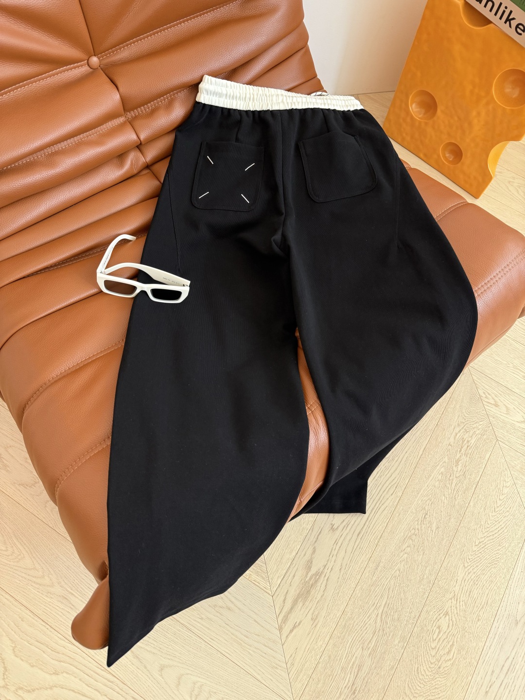 Versatile Cropped Trousers with Embroidered Logo Details - Three Colors Available 9 cmp i1754129265440 443 0 7