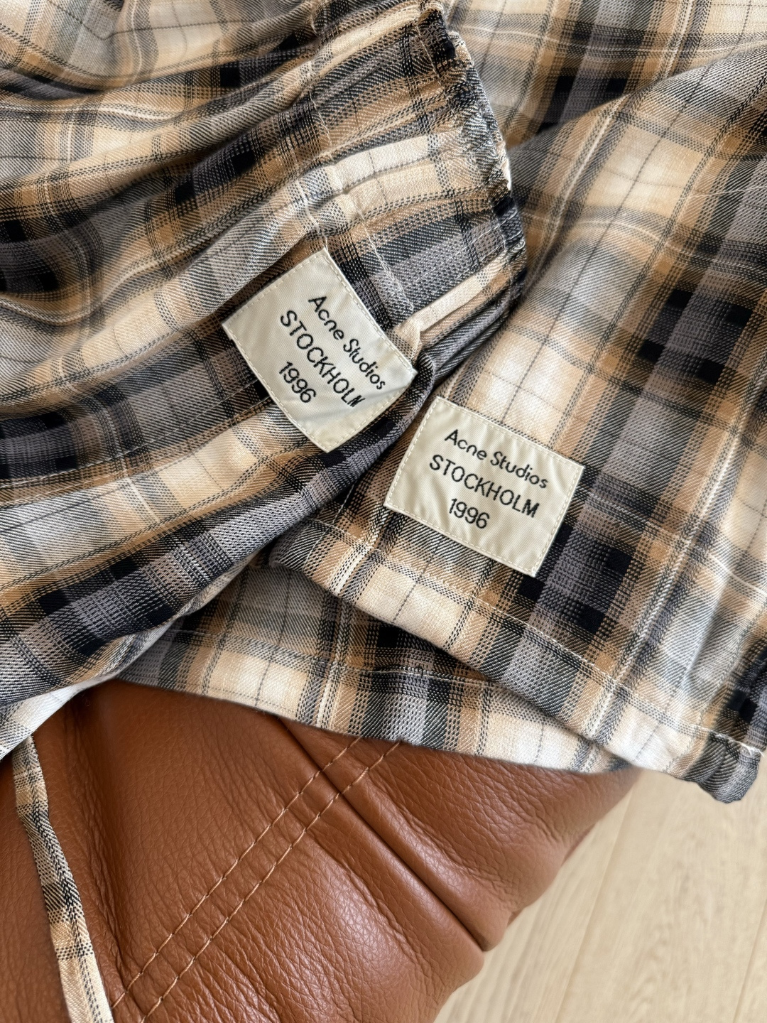 1996 Retro Suit Collection: Coat, Pair, Hat, Jacket, Shorts, Stylish Design - 图片 6