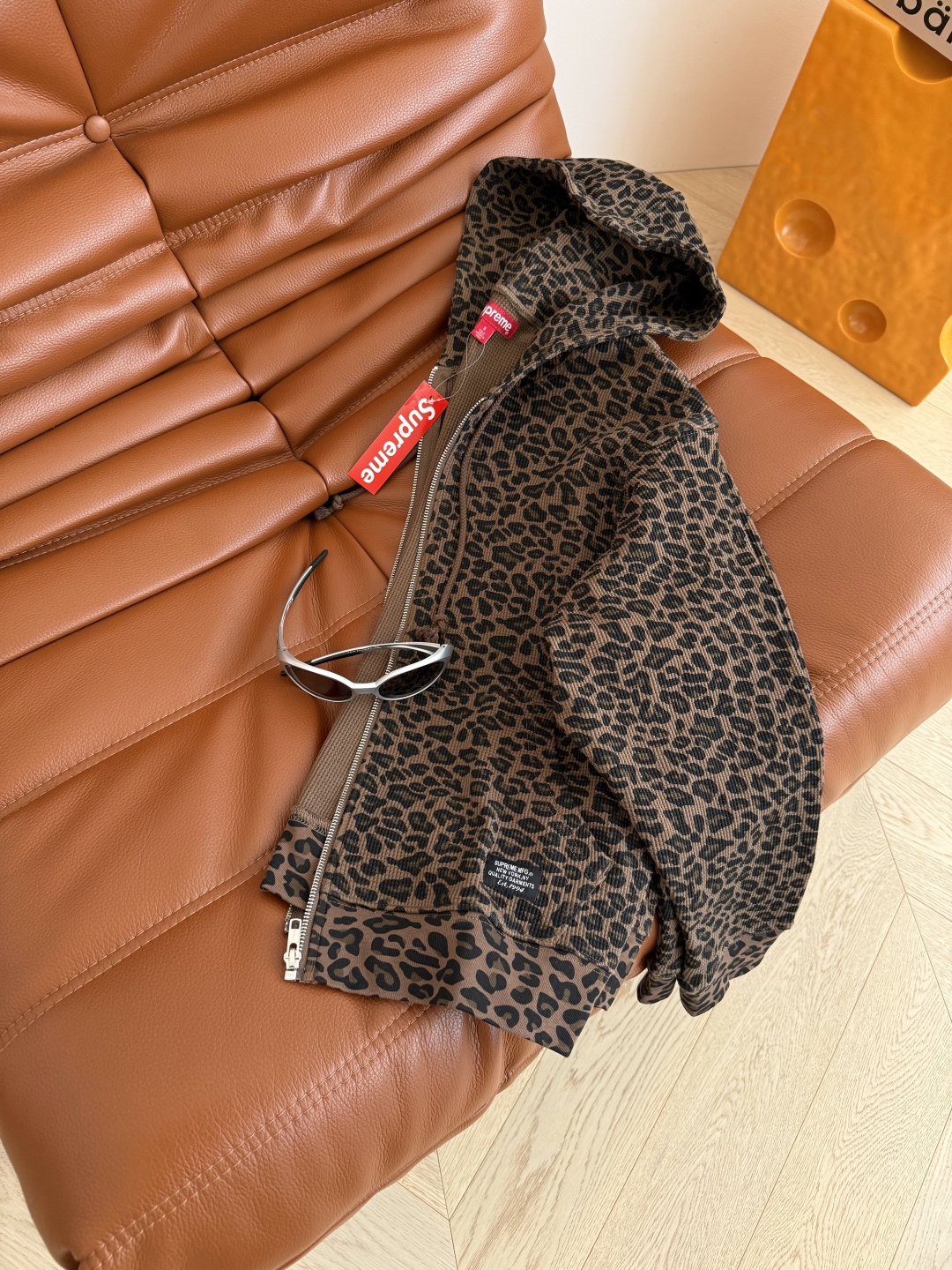 “25-Year-Old New Twilight Package: Cheetah-Striped Hood Coat in First-Class Female Suit Design” - 图片 2