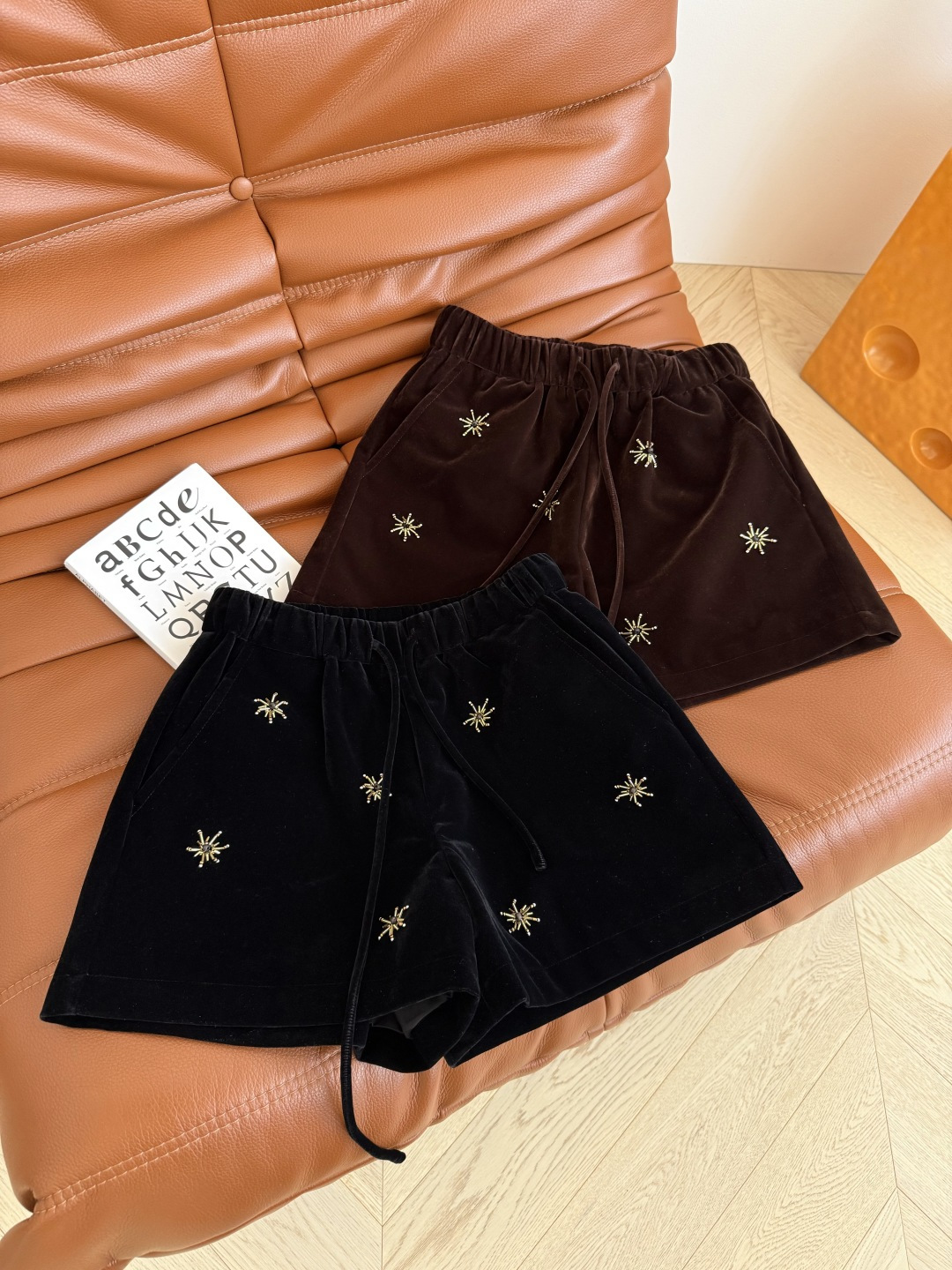 “Original Tweezers and Velvet Shorts: Autumn/Winter Packs, Handmade Nails, Tailored Pants, and More”