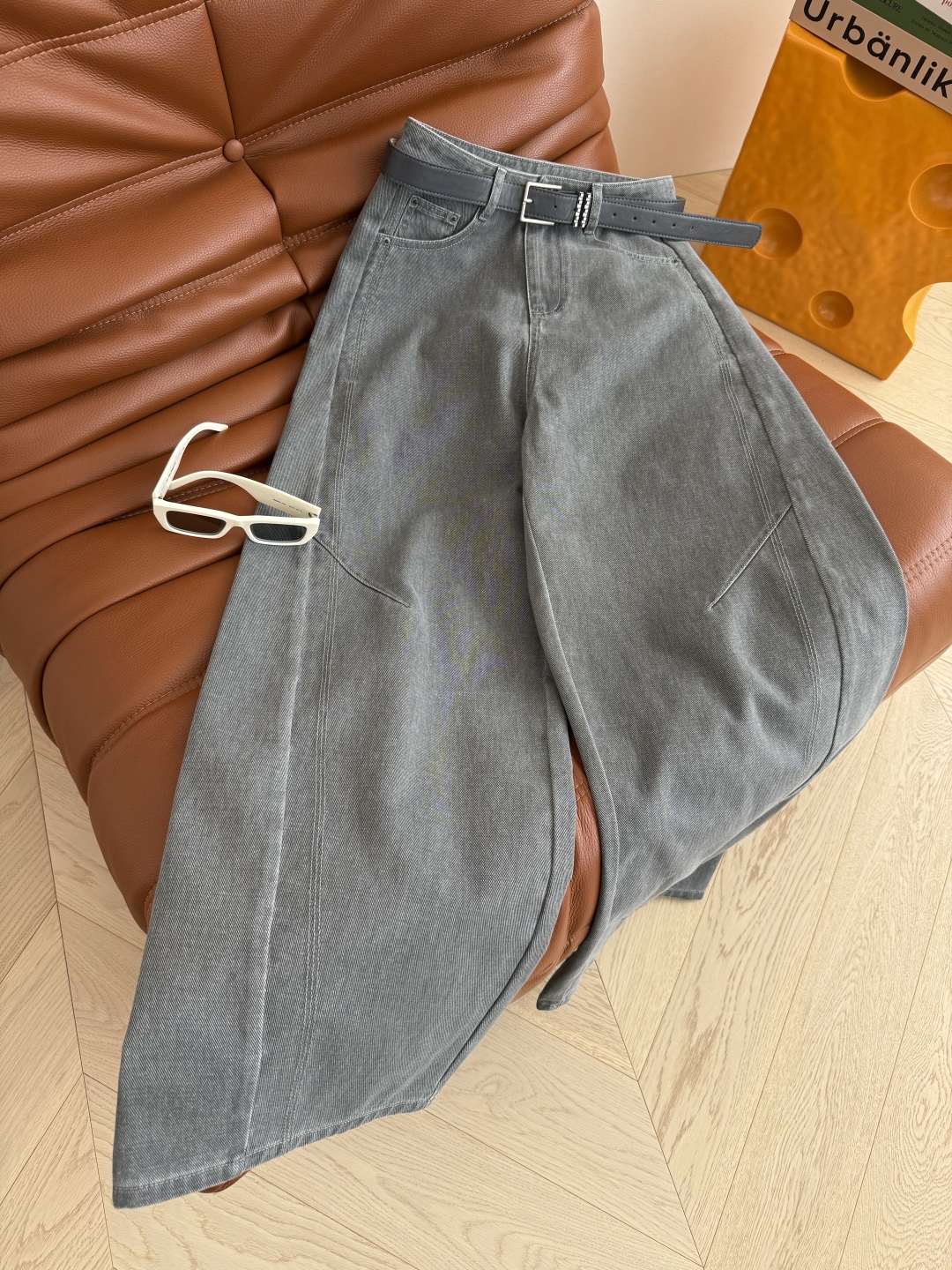 “Women’s Gray Suit with Microbrush Jeans and Broad-Legged Pants: 25 Mornings & Autumns, Tailoring Perfection” - 图片 1