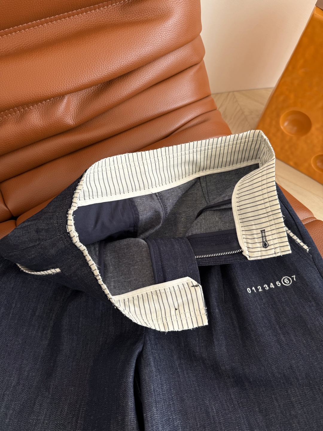“Original One-Size-Fits-All Jeans: Daily Series with 25FW, Colored Stripes, Leg Formations, and More” - 图片 5