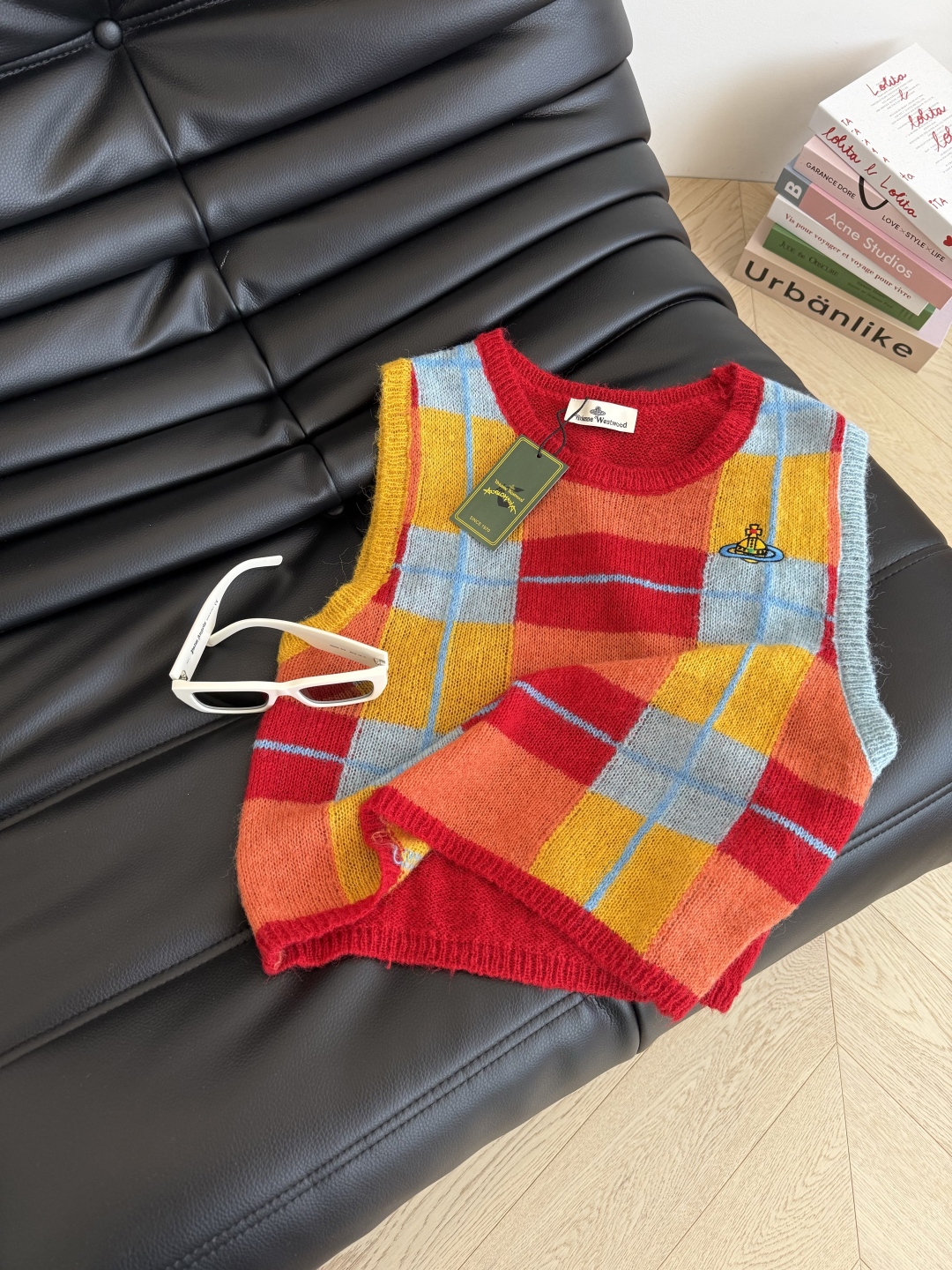 Vivienne Westwood Wool Vest with Embroidered Saturn Logo 8 cmp i1755774638907 2413 0 8