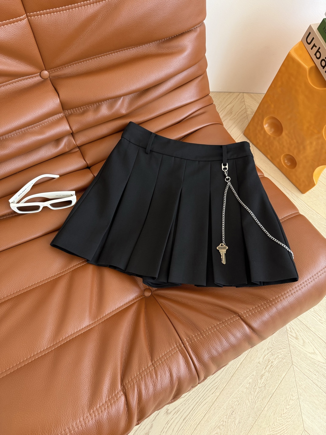 Wool Blend Pleated Skirt Pants with Detachable Chain - Elegant & Versatile 2 cmp i1755947249646 6410 0 0
