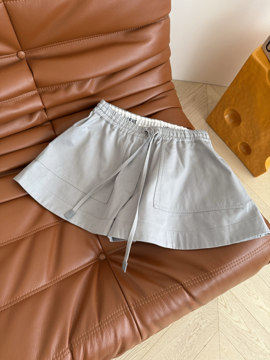 25FW 经典logo刺绣一套搭配 这一套太好看了啊 超高颜值 颜色是灰蓝色 很特别实物更好看 斗篷式连