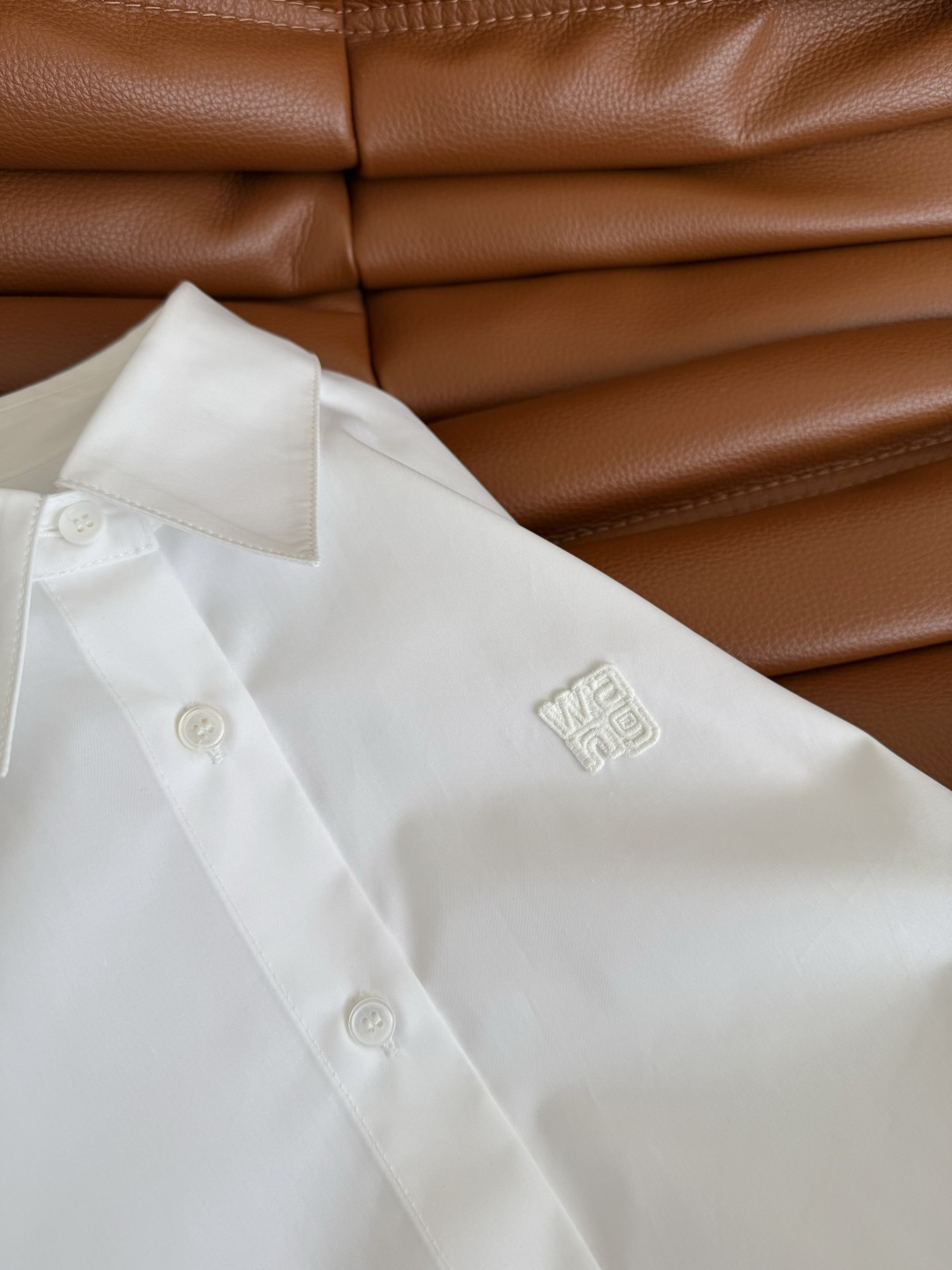 25早秋 腔调感设计～肘部补丁设计衬衫 袖口也是蓝色条纹拼接 很有设计感 清新减龄 一整个时髦Look 