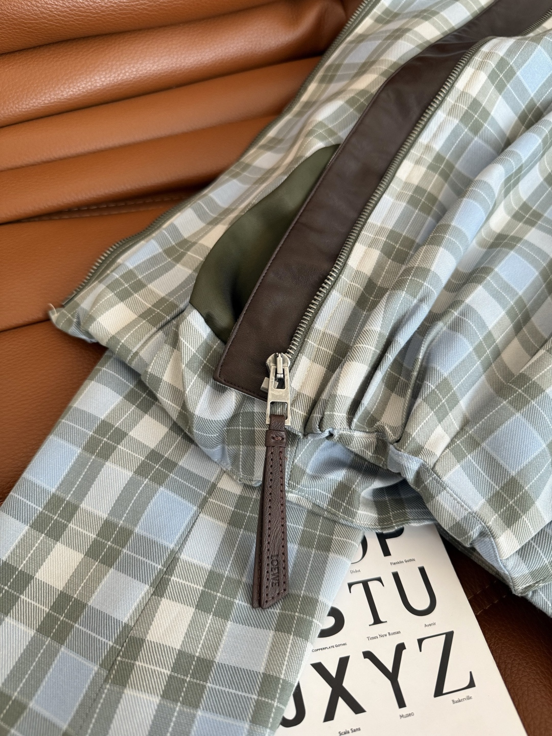 张艺凡 周子玄 赵昭仪超多明星同款 25秋冬系列 复古格纹一套搭配 短款廓形拉链外套超有感觉 同系列格纹