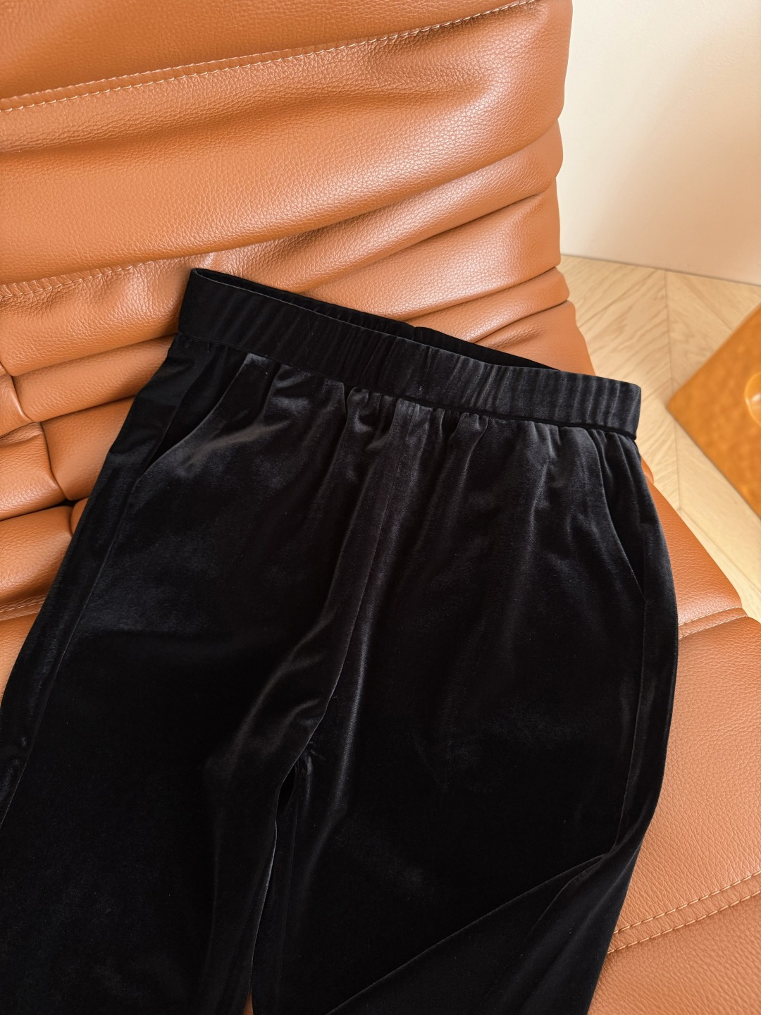 瘦瘦瘦！好穿好看 25新款 木耳花边拼接九分微喇丝绒裤 上身直接变身小鸟腿 简直是梨形身材的本命裤 版型