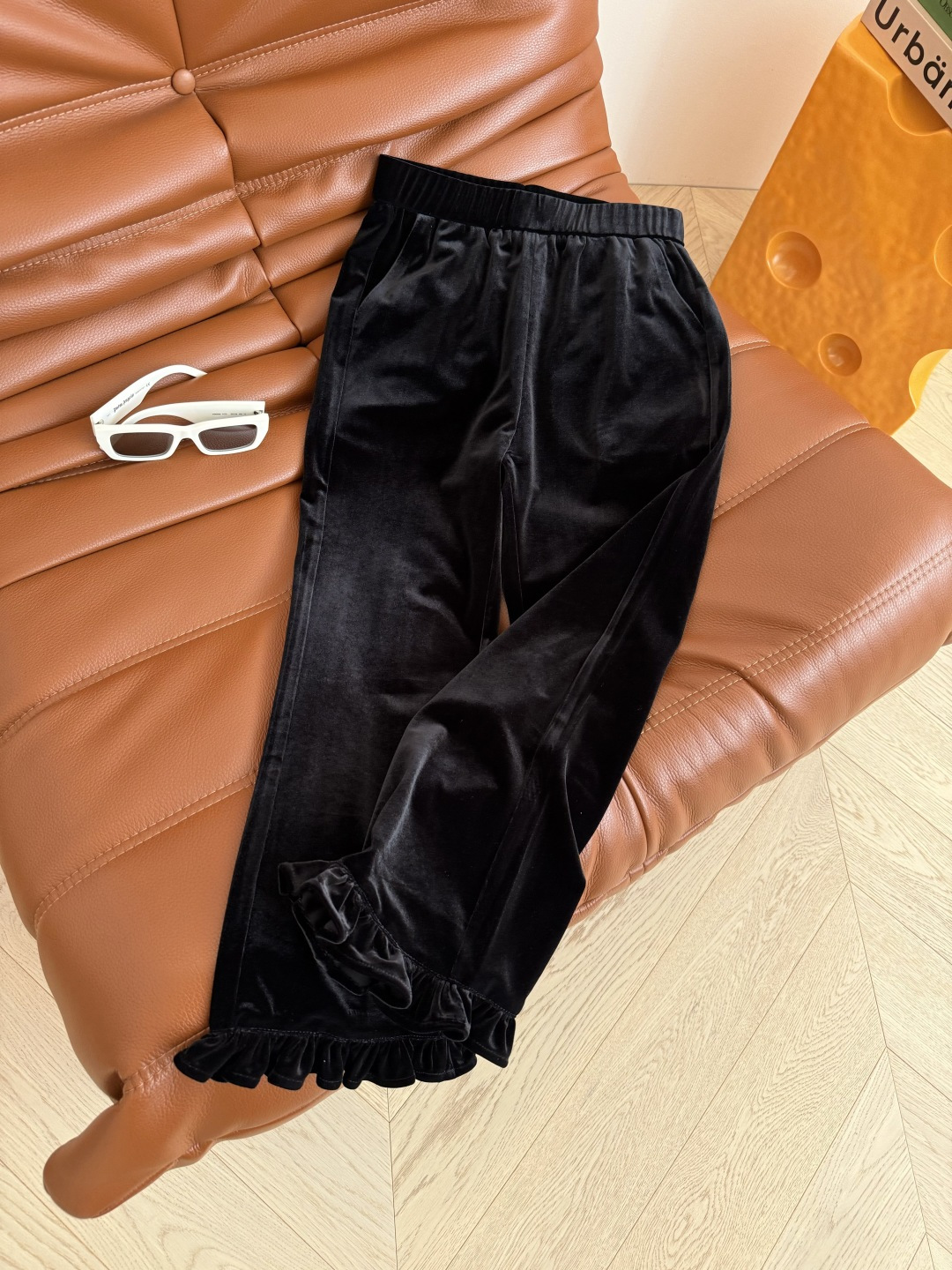 瘦瘦瘦！好穿好看 25新款 木耳花边拼接九分微喇丝绒裤 上身直接变身小鸟腿 简直是梨形身材的本命裤 版型