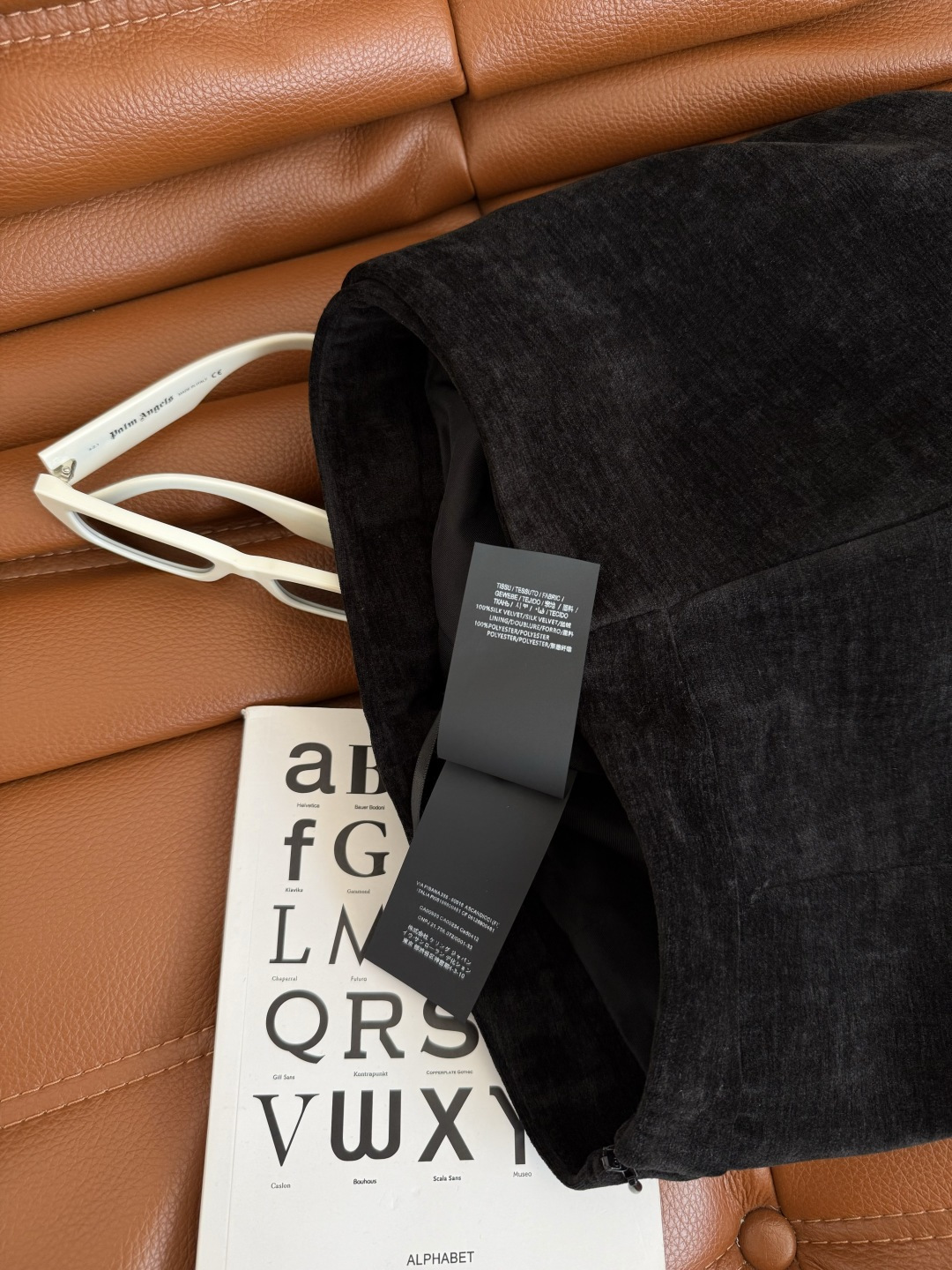 解锁你冬天所有的搭配 25秋冬 一粒扣搭片设计丝绒裤裙 非常优秀的搭配单品 冬天外套或者大衣底下都可以用