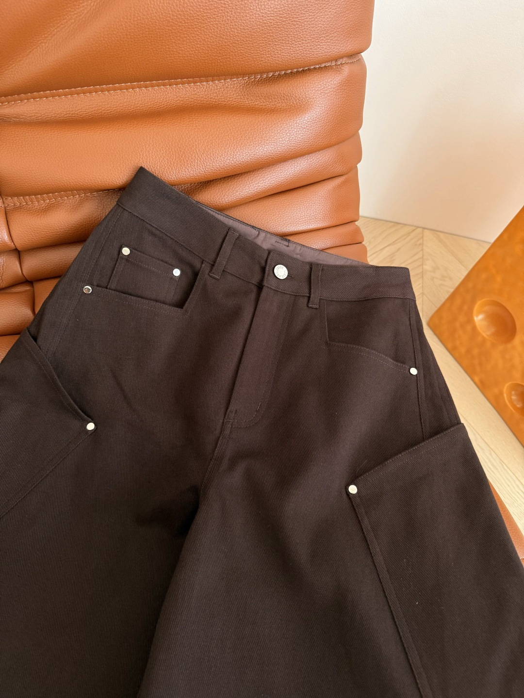 有型工装风 25FW🆕🆕ZV双侧口袋设计弯刀牛仔裤 老钱弯刀裤 是日常百搭的着装需求款 剪裁很棒 版型是