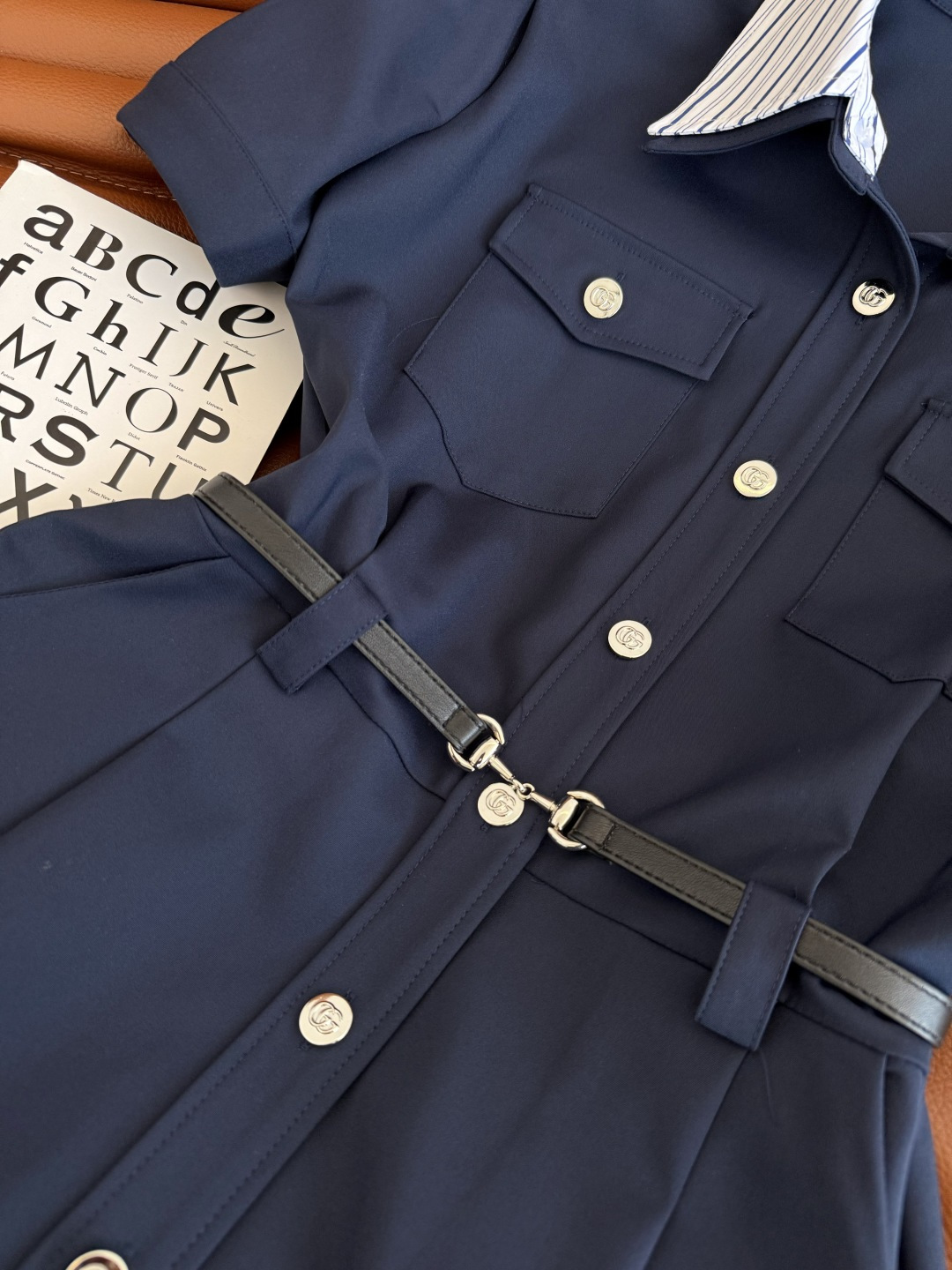 25早秋新款 假两件可拆卸条纹领设计连衣裙 时髦宽肩设计 上身修饰肩线和脸型 特别藏肉 藏蓝色太高级了 