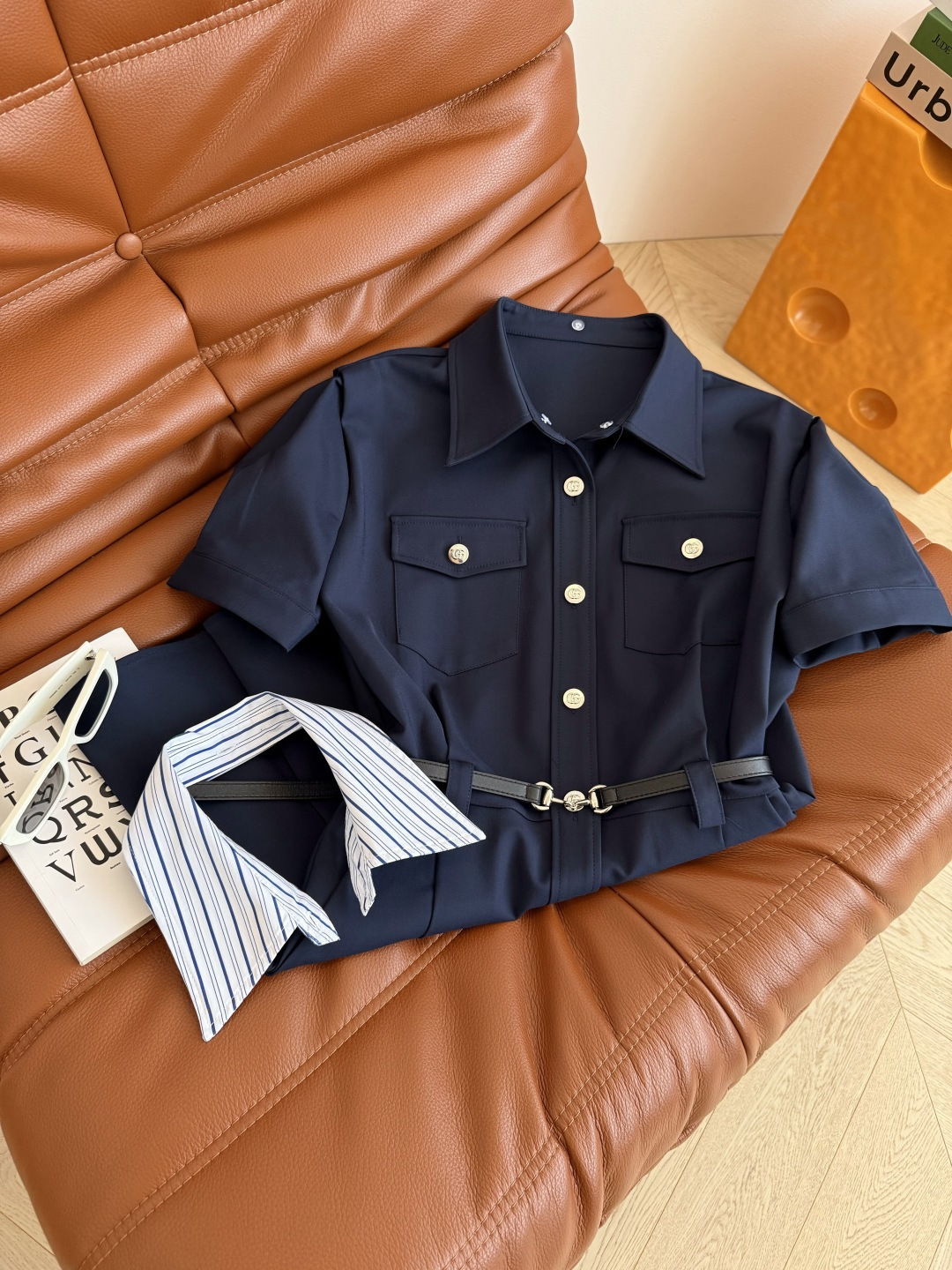 25早秋新款 假两件可拆卸条纹领设计连衣裙 时髦宽肩设计 上身修饰肩线和脸型 特别藏肉 藏蓝色太高级了 