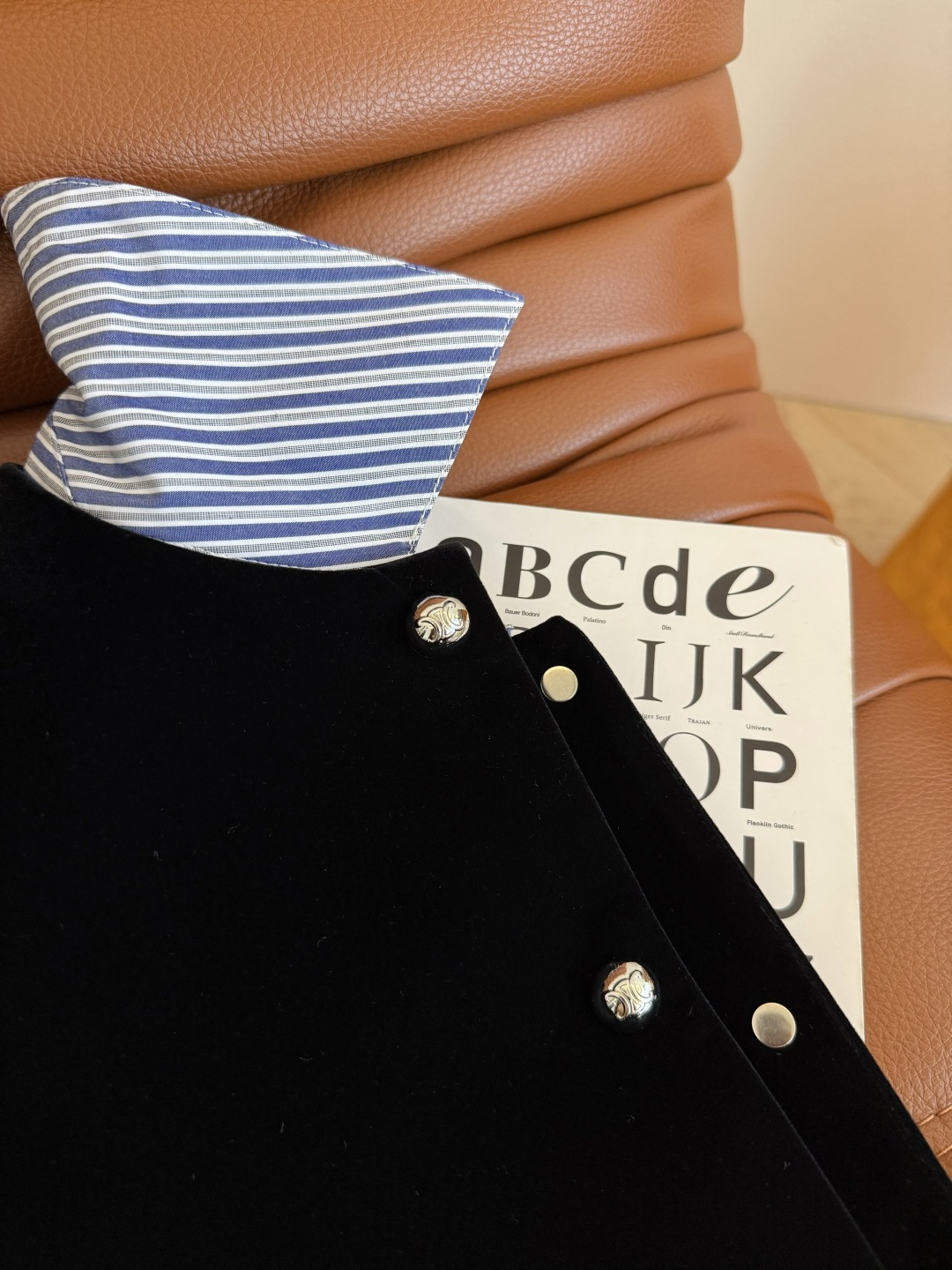 休闲又高级 25秋冬🆕条纹可拆卸设计丝绒外套 假两件时髦感 领子和袖口都可以拆卸 超万能的小丝绒外套 集