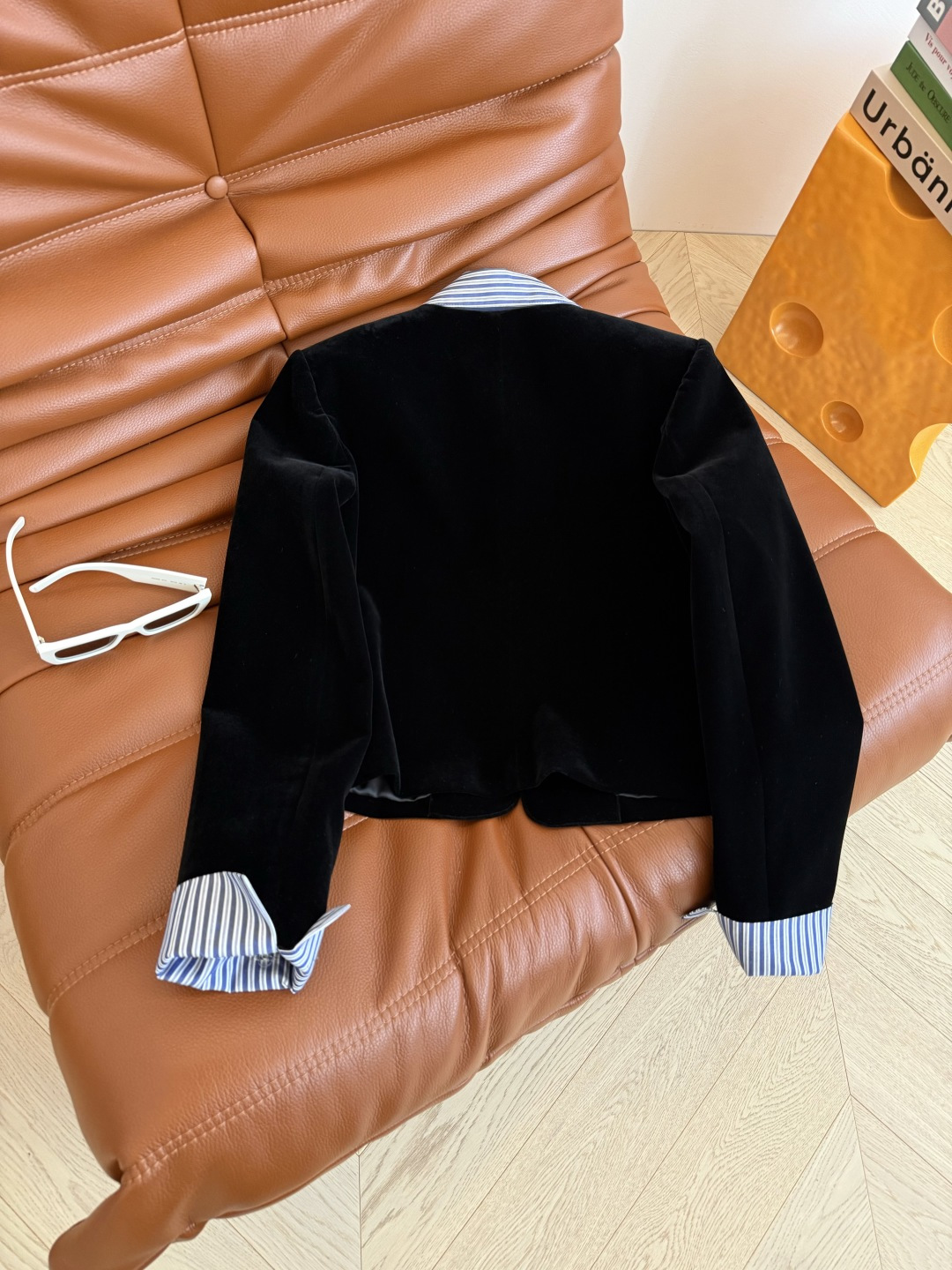 休闲又高级 25秋冬🆕条纹可拆卸设计丝绒外套 假两件时髦感 领子和袖口都可以拆卸 超万能的小丝绒外套 集