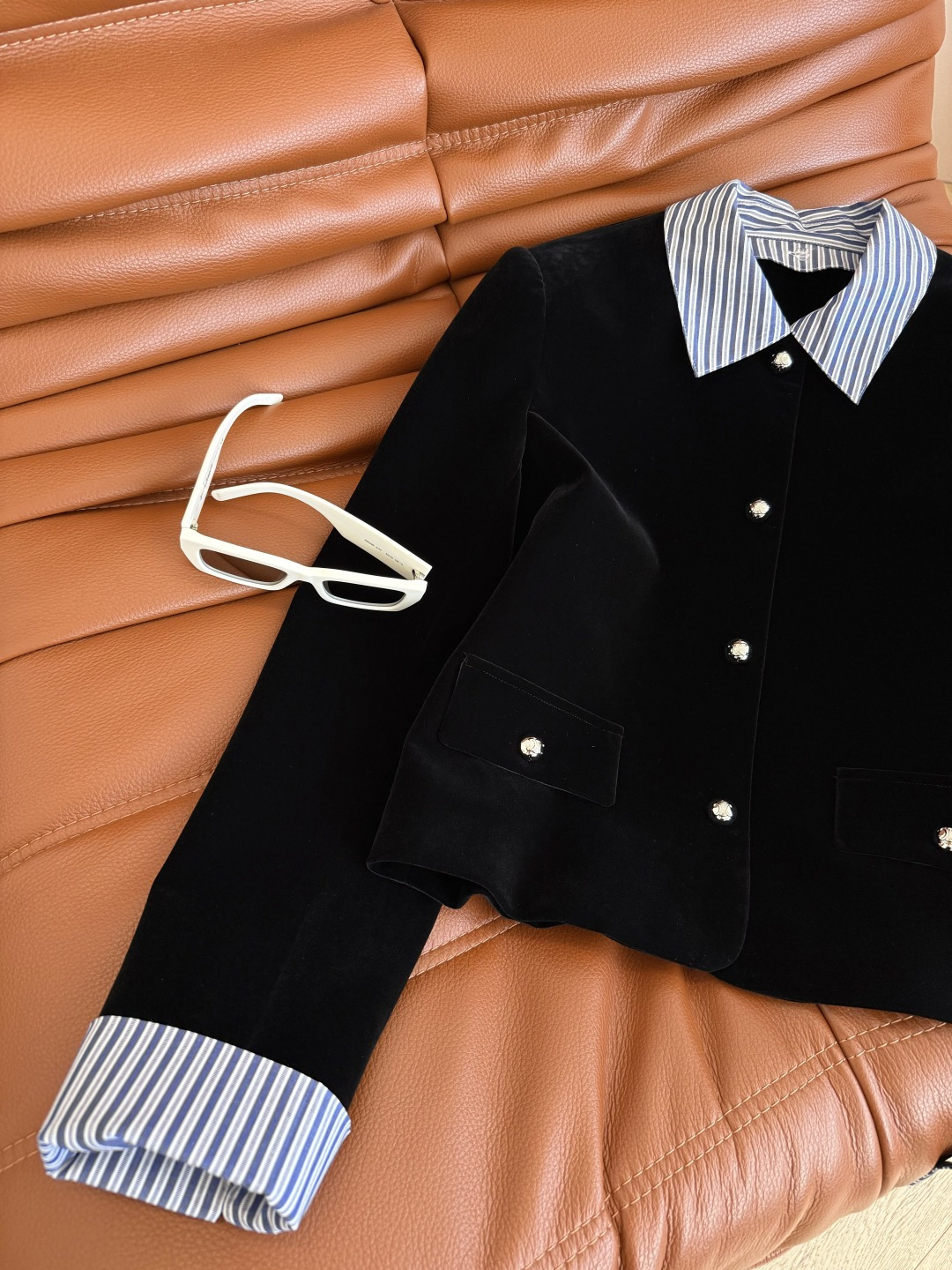 休闲又高级 25秋冬🆕条纹可拆卸设计丝绒外套 假两件时髦感 领子和袖口都可以拆卸 超万能的小丝绒外套 集