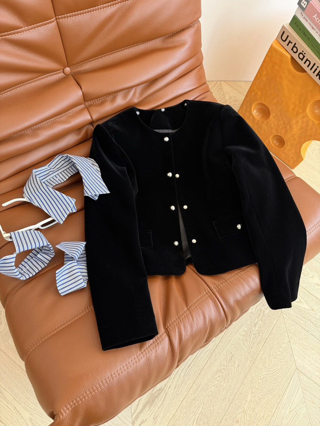 休闲又高级 25秋冬🆕条纹可拆卸设计丝绒外套 假两件时髦感 领子和袖口都可以拆卸 超万能的小丝绒外套 集