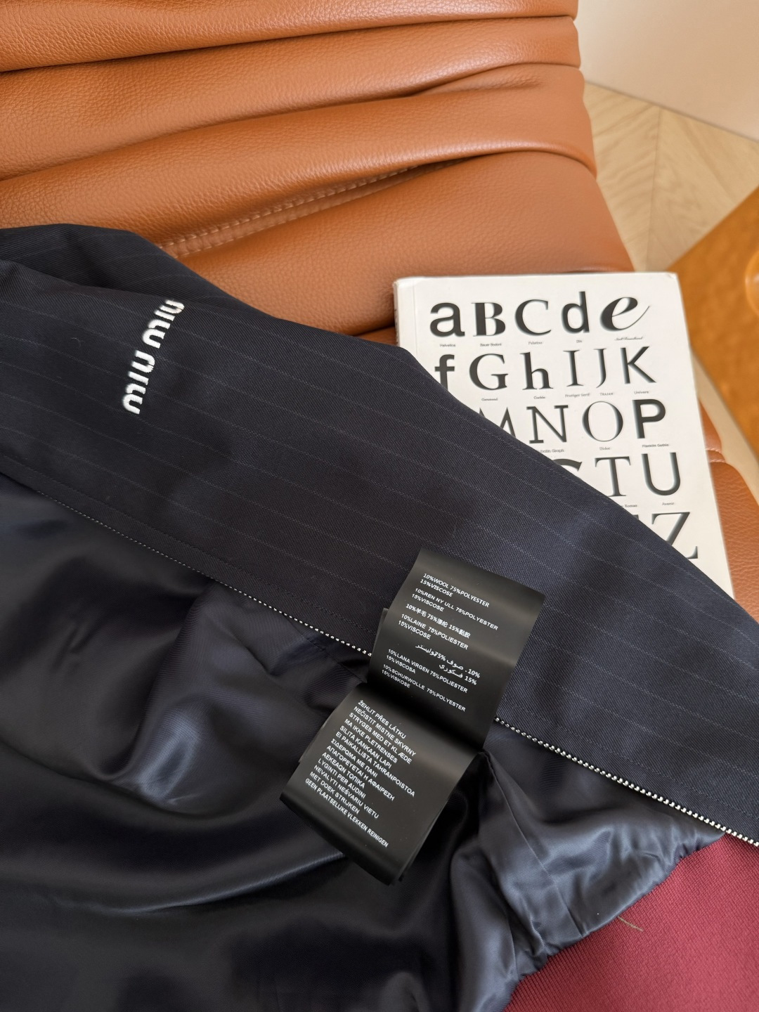 李斯丹妮同款 25 秋冬 暗红色撞色设计一套搭配 黑红复古搭配很有感觉 复古张力Max 短款廓形夹克外套