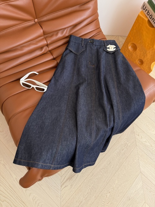 Vintage-Style Denim Midi Skirt with Floral Appliqué - Timeless Chic 1 Vintage-Style Denim Midi Skirt with Floral Appliqué - Timeless Chic
