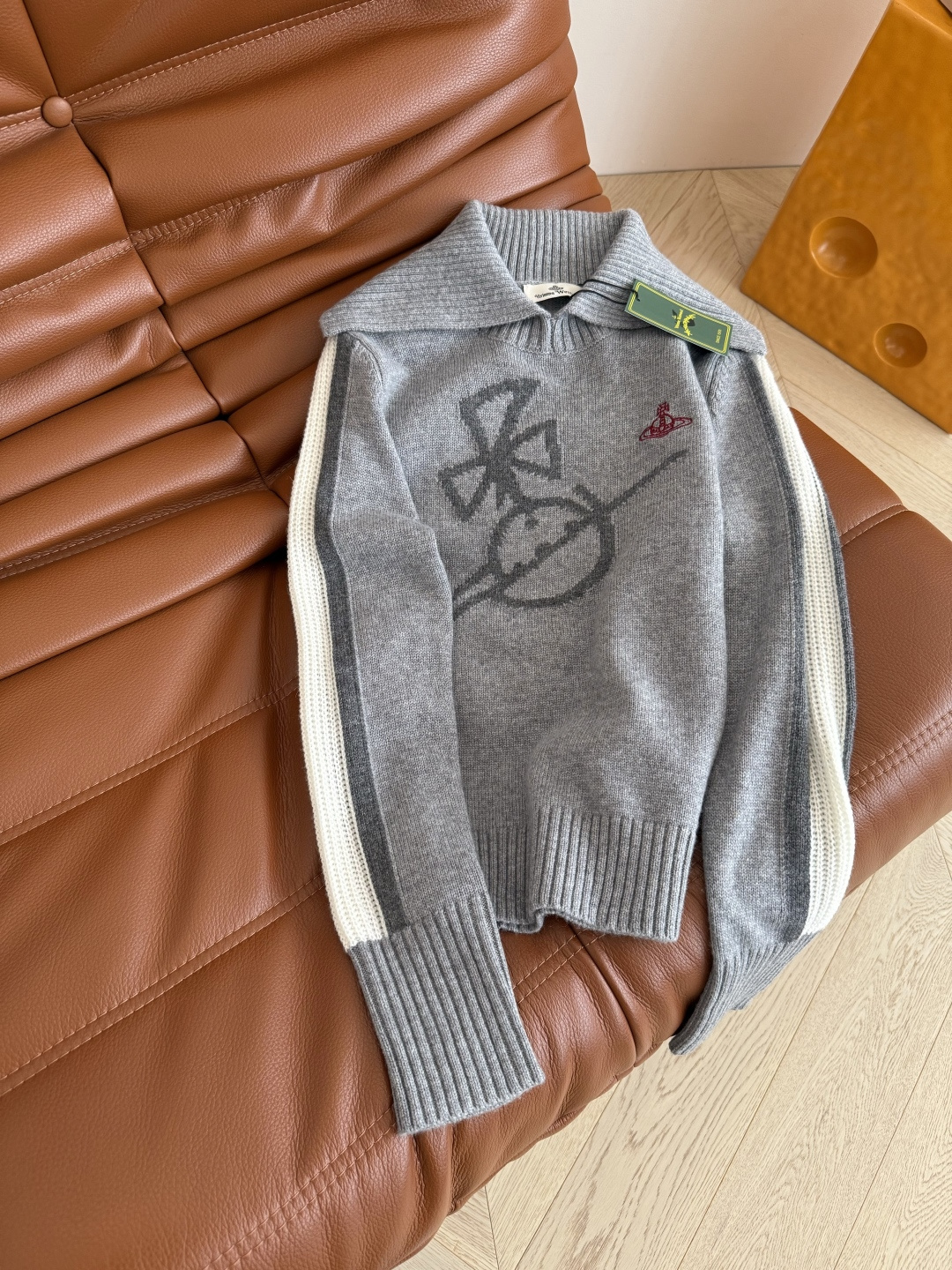 25秋冬 土星刺绣logo翻领毛衣 超级实穿的毛衣 花灰色真的很百搭 不挑肤色 单穿叠穿外套都OK 两个