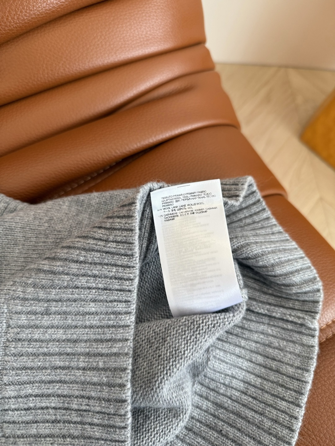 25秋冬 土星刺绣logo翻领毛衣 超级实穿的毛衣 花灰色真的很百搭 不挑肤色 单穿叠穿外套都OK 两个