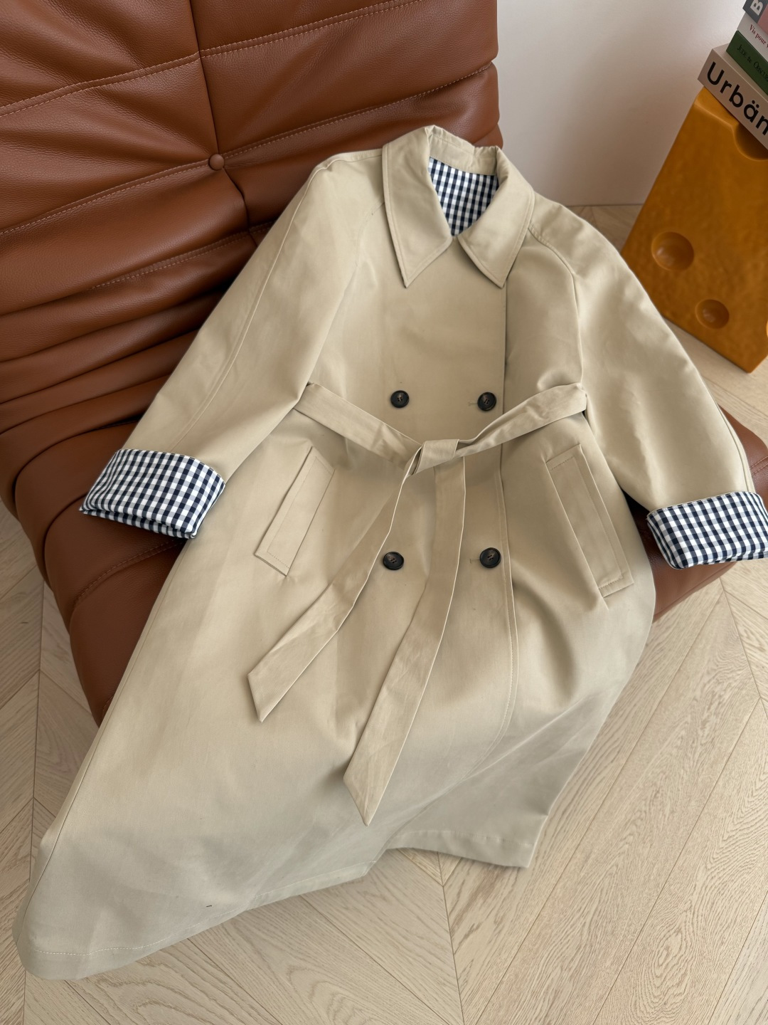 拉风气质感 25秋冬 英伦范撞色格子卷边设计长款风衣 随随便便就能穿出时髦率性感 且无论处于任何场合都能