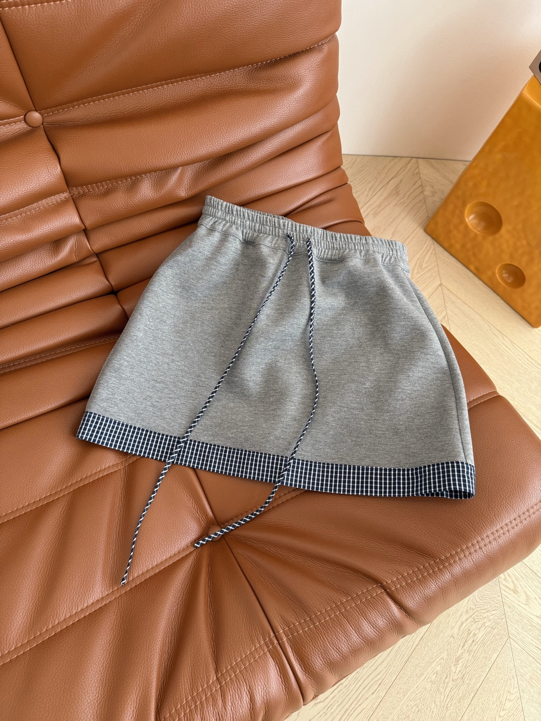 时髦Look 25新款 小马🐎刺绣logo假两件套装 宝蓝色格子拼接的假两件设计感 翻领上衣+松紧半裙 