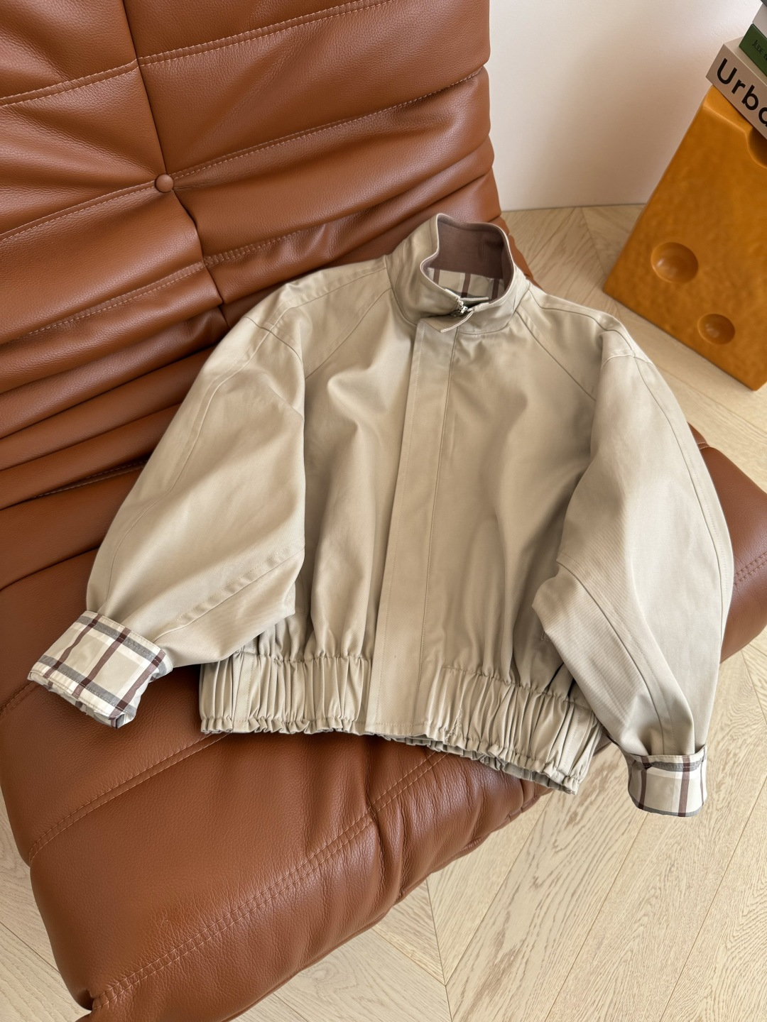 25秋冬 飞行员夹克设计风衣外套 上身帅气感和氛围感同时拥有 可酷可飒 超级有造型感 廓形感蝙蝠袖剪裁的