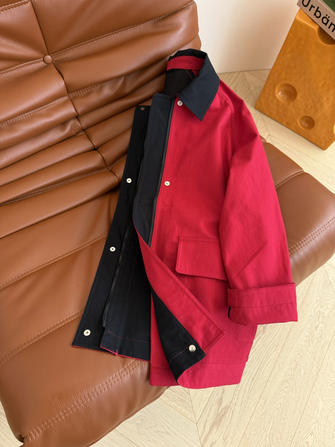 博主同款 25秋冬 本命红拉链风衣外套 入秋氛围感第一名 上身超级显白的复古红色 单穿或者随意造型 黑色