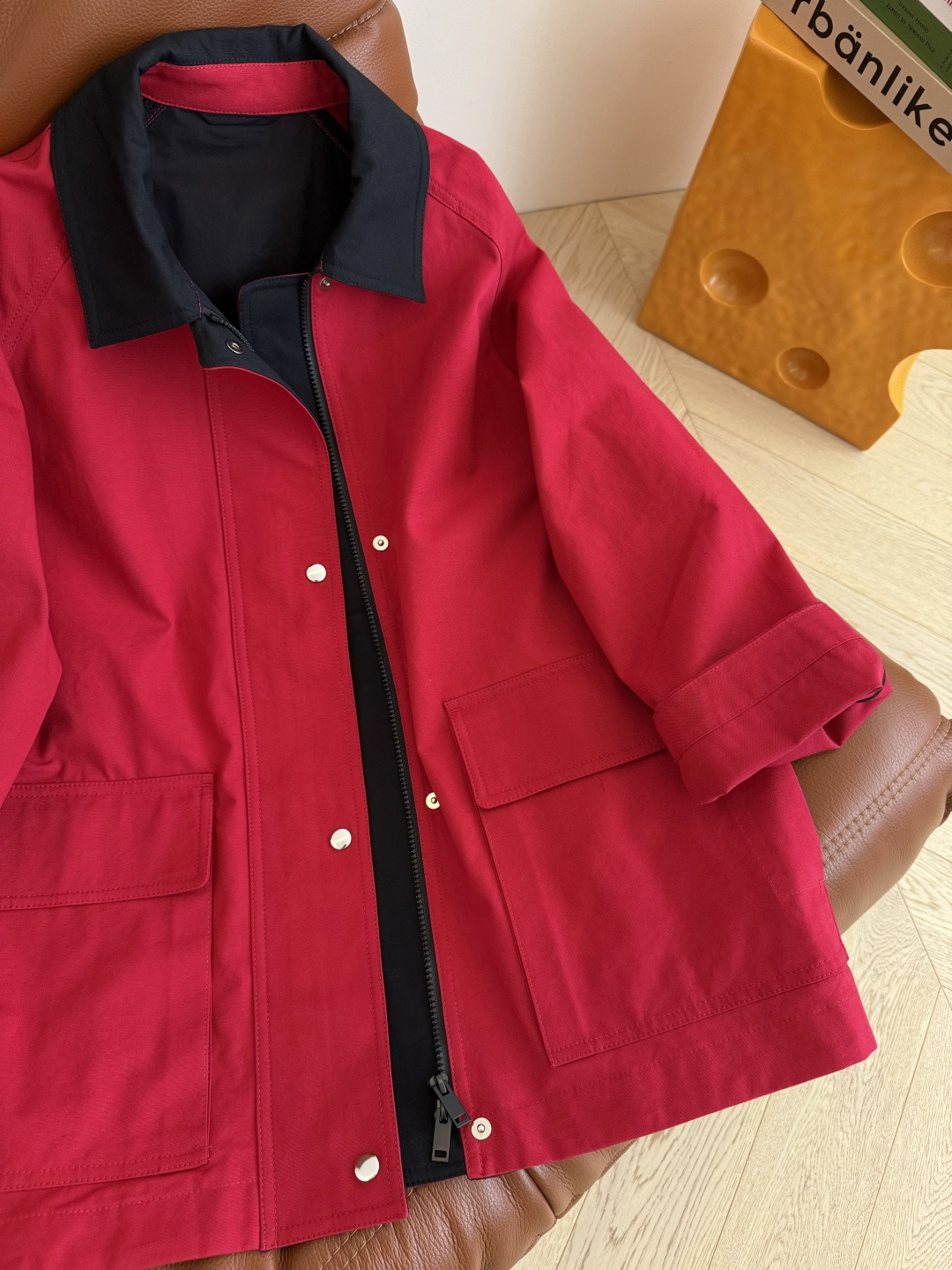 博主同款 25秋冬 本命红拉链风衣外套 入秋氛围感第一名 上身超级显白的复古红色 单穿或者随意造型 黑色