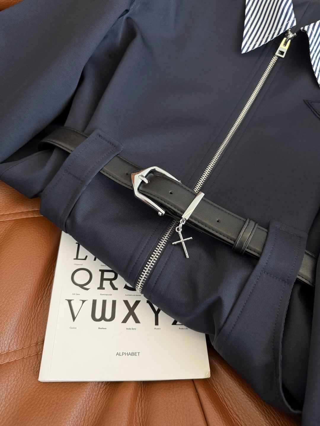 Navy Blue Triangle Logo Zip-Up Dress with Belt and Striped Detail 9 cmp i1757673839932 1877 0 7