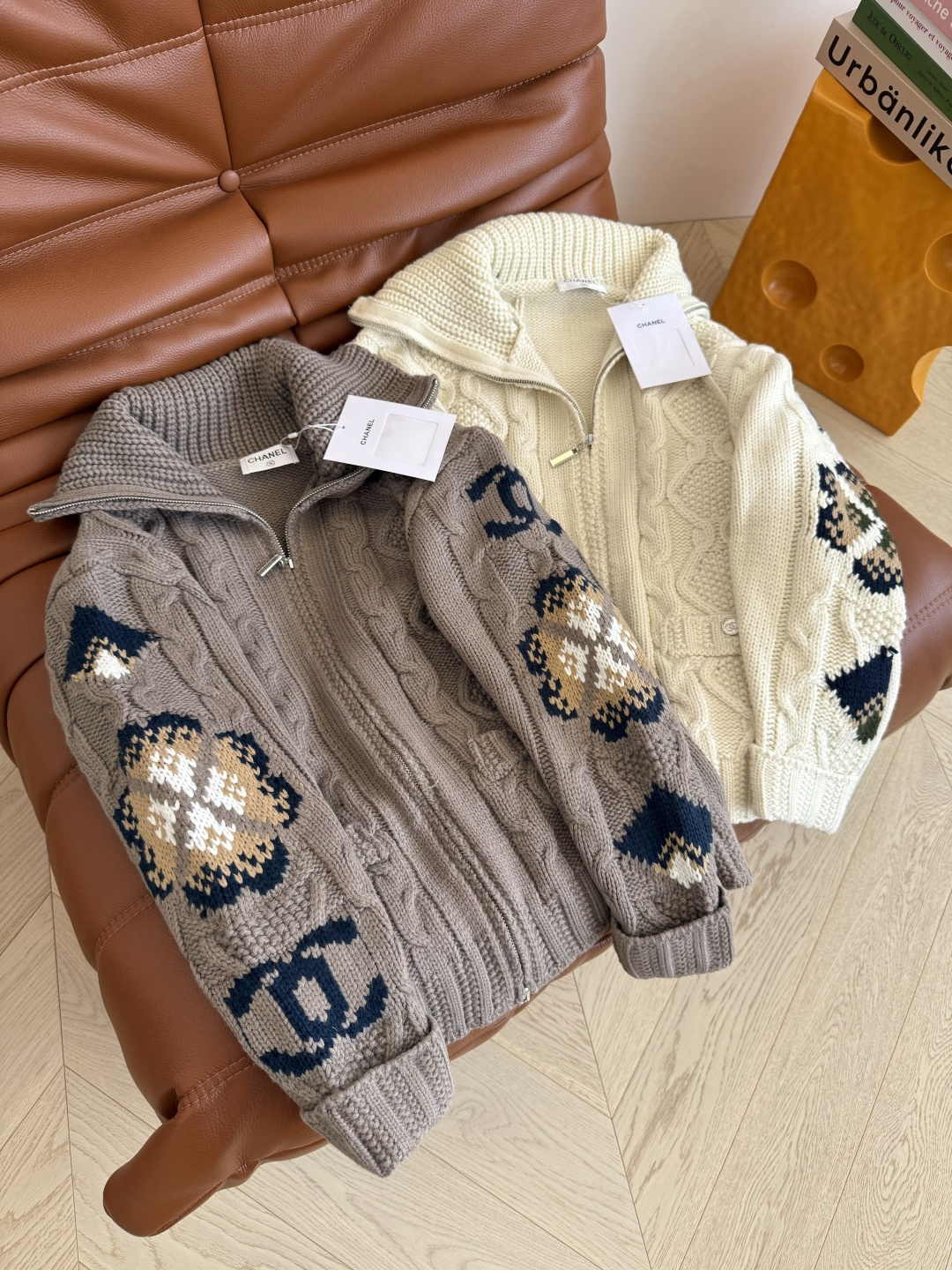 baby同款 25秋冬 翻领设计羊毛外套 复古时髦的慵懒气质 冬季必备款 时髦一整个冬天 两个袖子上复古