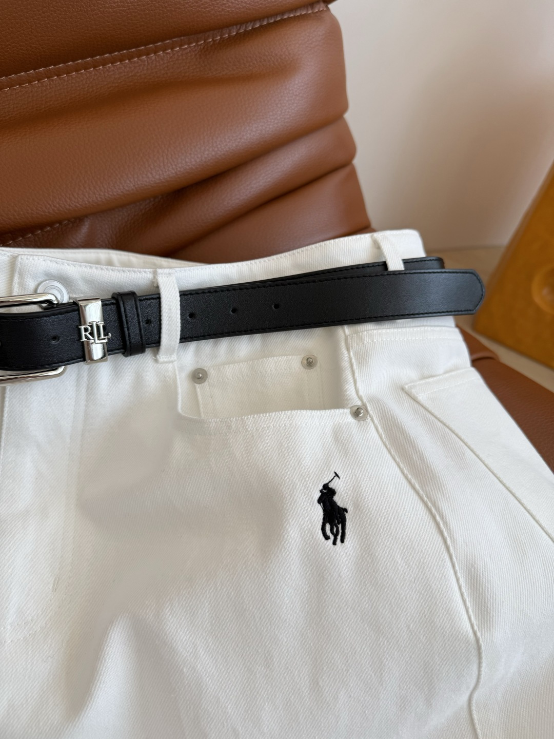 极简老钱 25秋冬 小马logo刺绣白色牛仔半裙 主打好穿不挑人 白色总是可以有魔力让整个Look变得简