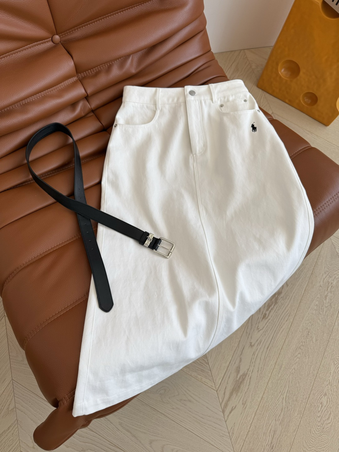 极简老钱 25秋冬 小马logo刺绣白色牛仔半裙 主打好穿不挑人 白色总是可以有魔力让整个Look变得简