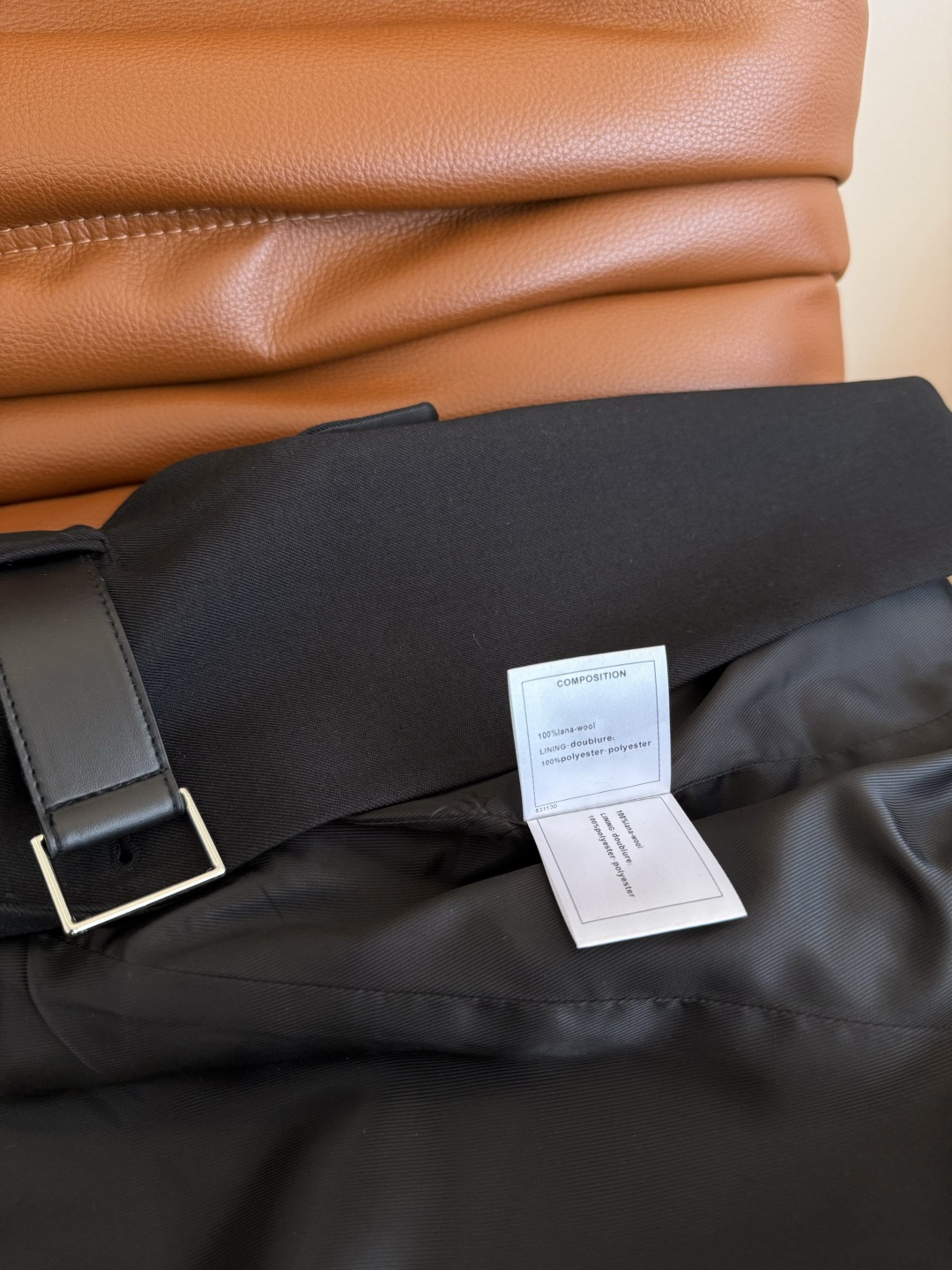 叠穿的时髦感 25秋冬 Vintage中古风双C皮扣设计西装马甲 秋冬不能没有马甲的加持 可通勤可日常 