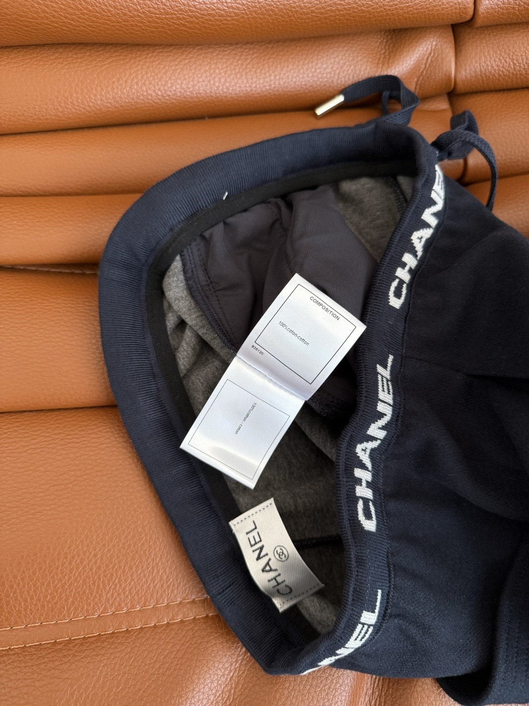 25秋冬 休闲必备直筒裤子 日常穿搭出街好帮手 各种外套卫衣毛衣随便搭 妥妥的休闲范和时髦感 腰部字母l