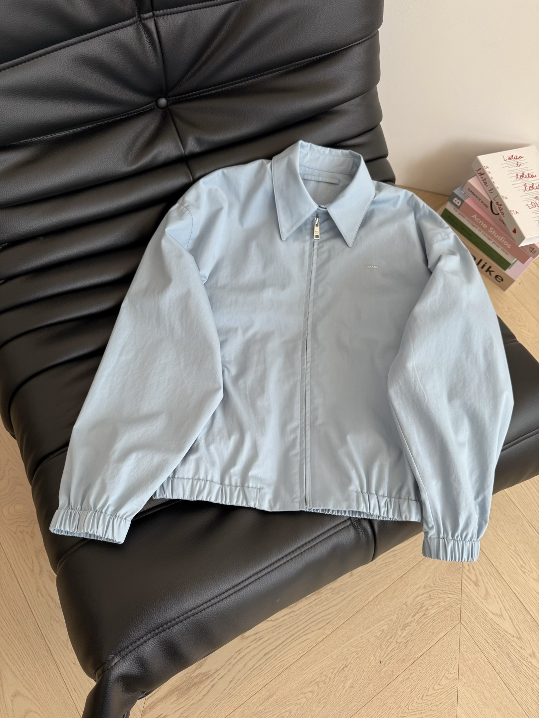 让人好心情的颜色 25秋冬 小字母logo刺绣夹克风衣 做旧粉色和雾霾蓝两个颜色都让人爱不释手 上身大写