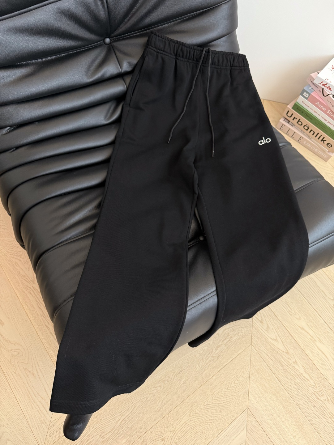 金智秀同款 时髦休闲推荐 立体字母装饰套装 懒人一套时髦搭配 连帽拉链卫衣+松紧卫裤 日常出街太需要了 