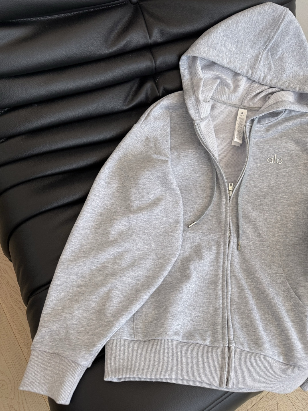 金智秀同款 时髦休闲推荐 立体字母装饰套装 懒人一套时髦搭配 连帽拉链卫衣+松紧卫裤 日常出街太需要了 