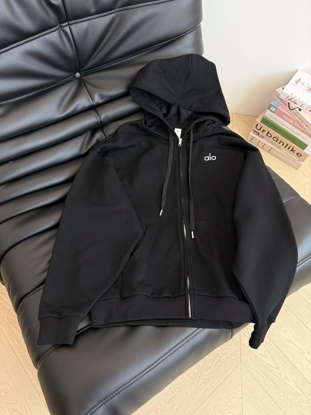 金智秀同款 时髦休闲推荐 立体字母装饰套装 懒人一套时髦搭配 连帽拉链卫衣+松紧卫裤 日常出街太需要了 